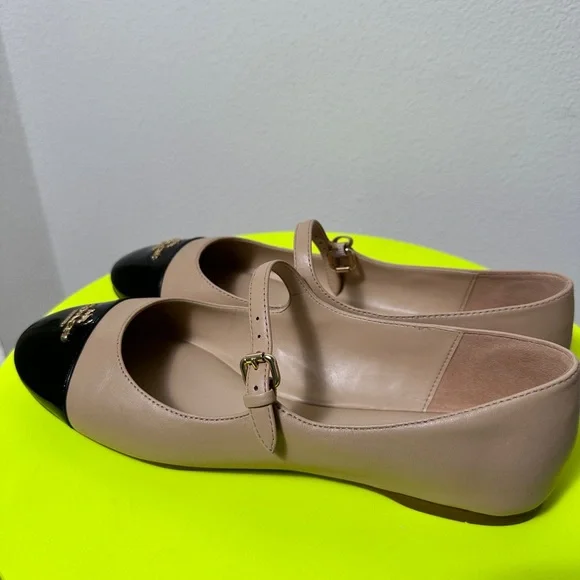 Coach Black and Tan Flats with Cap-Toe Design - Picture 2 of 5